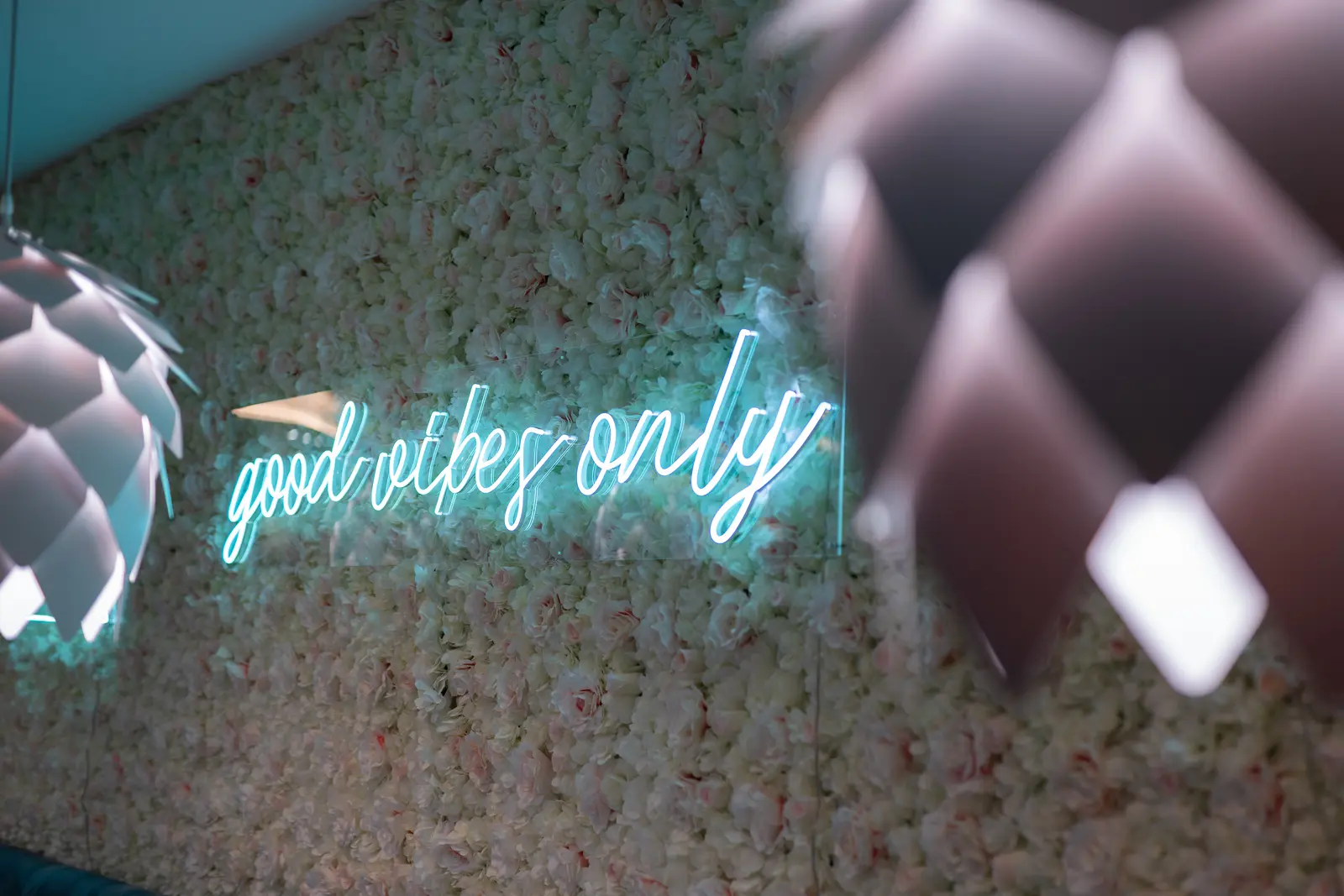 Neon Good Vibes Only – Projekt von Neonworld