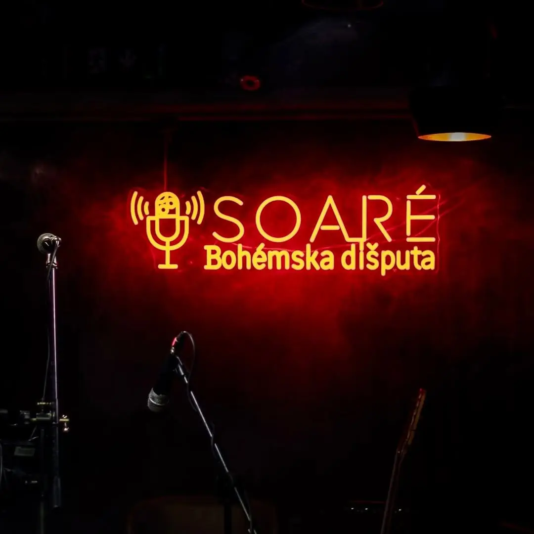 Neon-Schriftzug Soaré Bohémska dišputa – Projekt von Neonworld