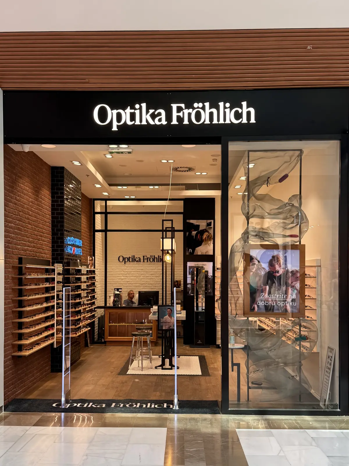 Leuchtreklame Optika Fröhlich – Projekt von Neonworld