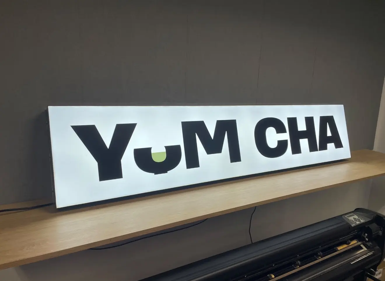 Leuchtkasten – Leuchtpaneel Yum Cha – Projekt von Neonworld